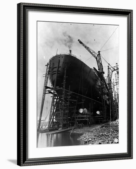 Stern of Ocean Liner Queen Elizabeth-null-Framed Photographic Print