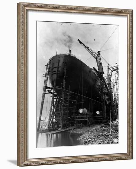 Stern of Ocean Liner Queen Elizabeth-null-Framed Photographic Print