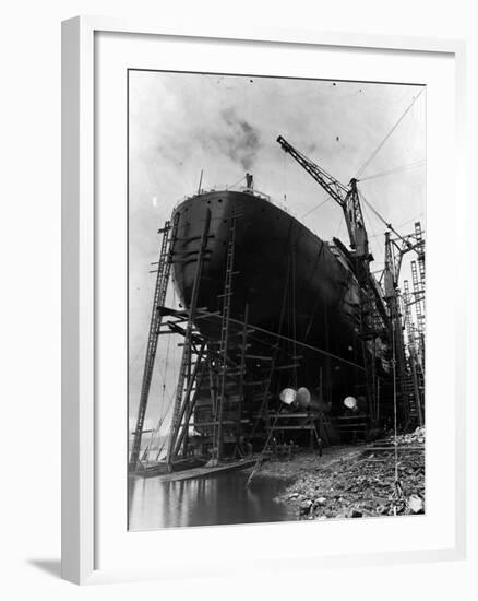 Stern of Ocean Liner Queen Elizabeth-null-Framed Photographic Print