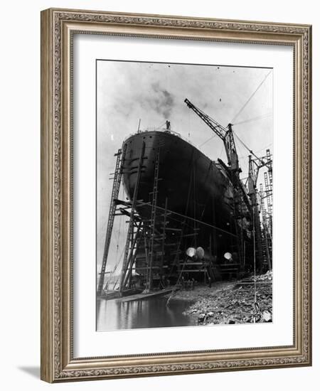 Stern of Ocean Liner Queen Elizabeth-null-Framed Photographic Print