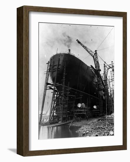 Stern of Ocean Liner Queen Elizabeth-null-Framed Photographic Print