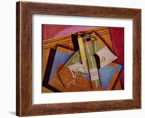 Stilleben mit Bordeuauxflasche-Juan Gris-Framed Art Print