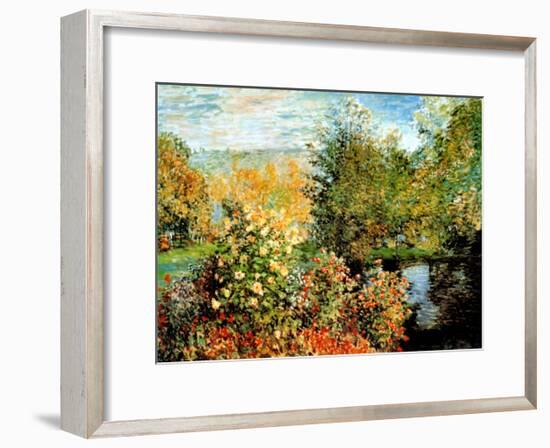 Stiller Winkel im Garten von Montgeron-Claude Monet-Framed Art Print