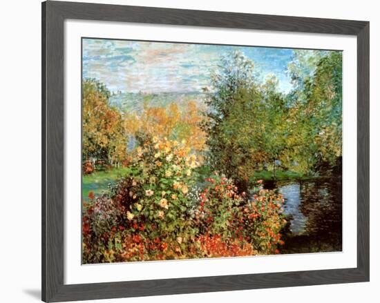 Stiller Winkel im Garten von Montgeron-Claude Monet-Framed Art Print