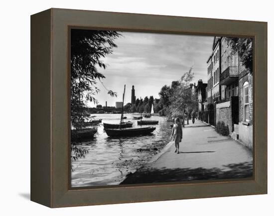 Strand-On-The-Green-Fred Musto-Framed Premier Image Canvas