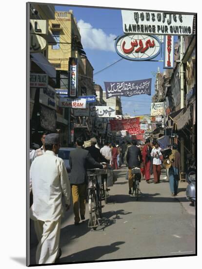 Street Scene, Lahore, Punjab, Pakistan, Asia-Robert Harding-Mounted Photographic Print