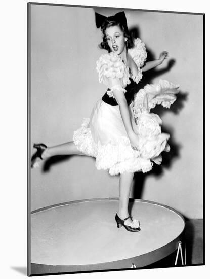 Strike Up The Band, Judy Garland, 1940-null-Mounted Photo