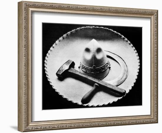 Struggles in Mexico C.1923 (B/W Photo)-Tina Modotti-Framed Giclee Print