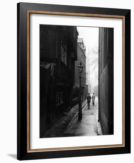 Students Walking Along Magpie Lane at Oxford University-William Vandivert-Framed Photographic Print