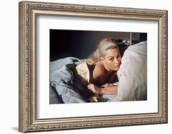 Sueurs Froides VERTIGO by AlfredHitchcock with Kim Novak, 1958 (photo)-null-Framed Photo