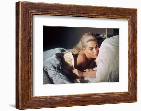 Sueurs Froides VERTIGO by AlfredHitchcock with Kim Novak, 1958 (photo)-null-Framed Photo