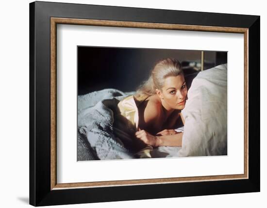 Sueurs Froides VERTIGO by AlfredHitchcock with Kim Novak, 1958 (photo)-null-Framed Photo