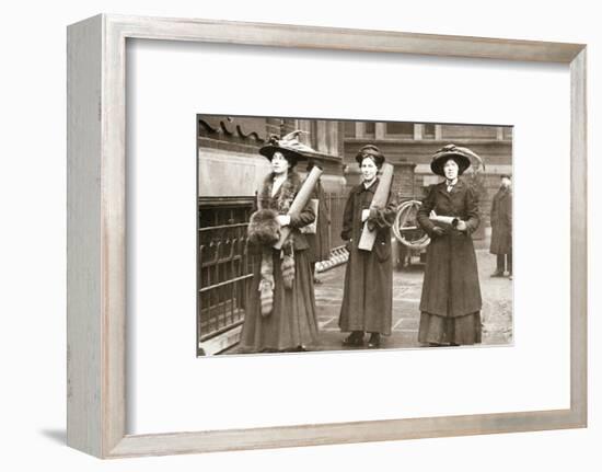 Suffragettes armed with materials to chain themselves to railings, 1909-Unknown-Framed Photographic Print