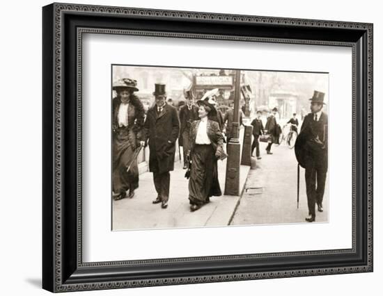 Suffragettes trying to speak to the Prime Minister, London, 1908-Unknown-Framed Photographic Print