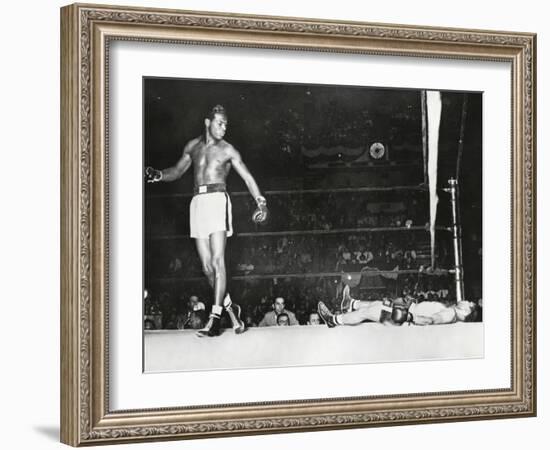 Sugar Ray Robinson, Knocked Out Filipino Flashy Sebastian in the First Round-null-Framed Photo