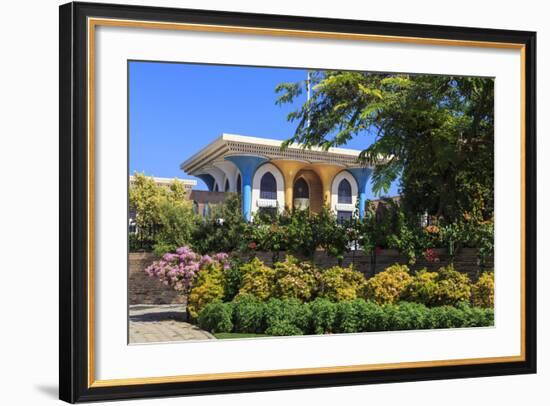 Sultan's Palace, Oman-Eleanor Scriven-Framed Photographic Print