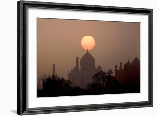 Sun Sets over Taj Mahal Mausoleum, Agra, India-Jaynes Gallery-Framed Photographic Print