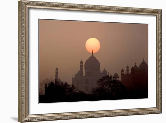 Sun Sets over Taj Mahal Mausoleum, Agra, India-Jaynes Gallery-Framed Photographic Print