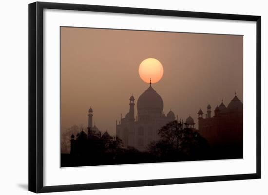 Sun Sets over Taj Mahal Mausoleum, Agra, India-Jaynes Gallery-Framed Photographic Print