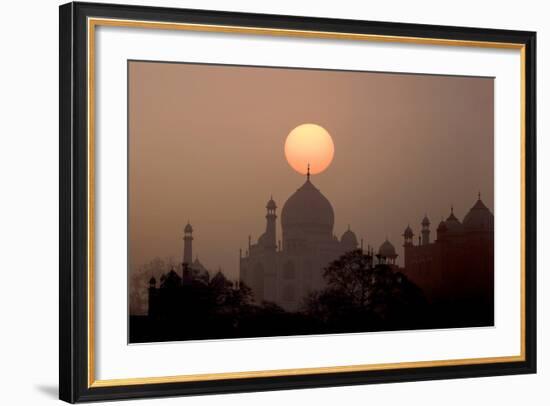 Sun Sets over Taj Mahal Mausoleum, Agra, India-Jaynes Gallery-Framed Photographic Print