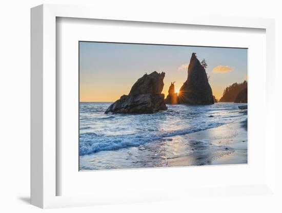 Sun setting behind Split Rock on Rialto Beach Olympic National Park, Washington State-Alan Majchrowicz-Framed Photographic Print