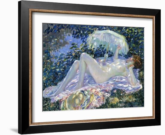 Sunbathing, C.1913-Frederick Carl Frieseke-Framed Giclee Print