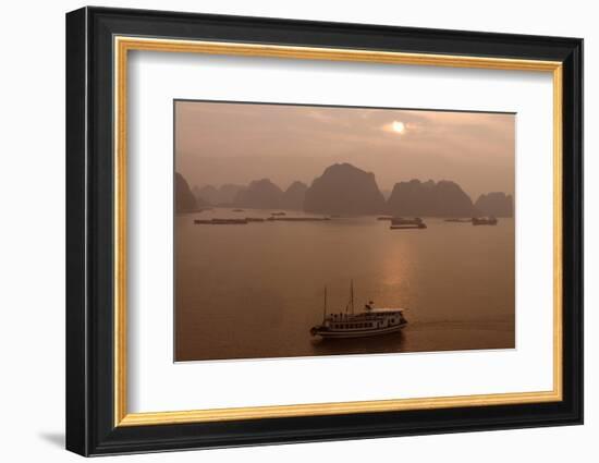 Sunrise at Halong Bay, UNESCO World Heritage Site, Vietnam, Indochina, Southeast Asia, Asia-Rolf Richardson-Framed Photographic Print