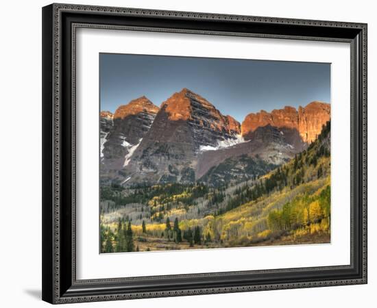 Sunrise at the Maroon-Bells in Colorado's Maroon Bells-Snowmass Wilderness Area-Kyle Hammons-Framed Photographic Print