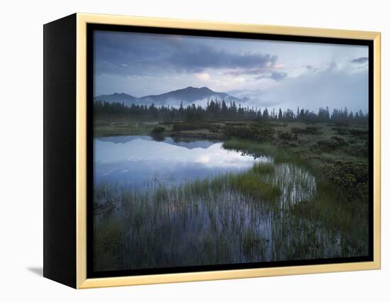 Sunrise in the Nature Reserve Siebenmšser, KitzbŸhel Alps, Moor, Hochkrimml, Gerlosplatte-Rainer Mirau-Framed Premier Image Canvas