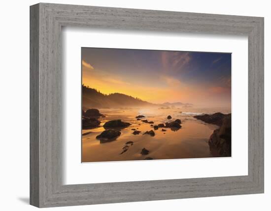 Sunrise over Crescent Beach, Oregon Coast, Pacific Ocean, Pacific Northwest-Craig Tuttle-Framed Photographic Print