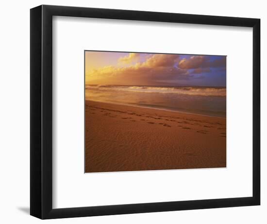 Sunset at DT Fleming State Beach, Maui, Hawaii, USA-Charles Gurche-Framed Photographic Print