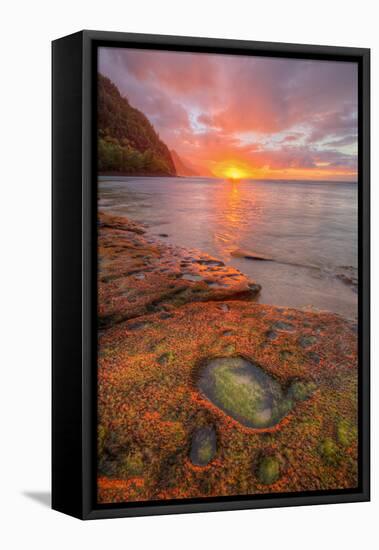 Sunset at Na Pali Coast, Kauai Hawaii-Vincent James-Framed Premier Image Canvas