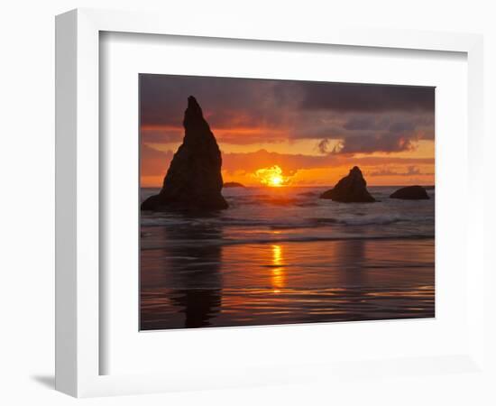 Sunset, Bandon Beach, Oregon, USA-Cathy & Gordon Illg-Framed Photographic Print