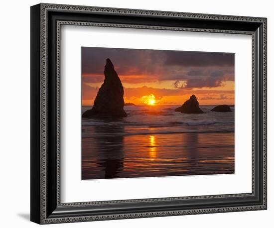 Sunset, Bandon Beach, Oregon, USA-Cathy & Gordon Illg-Framed Photographic Print