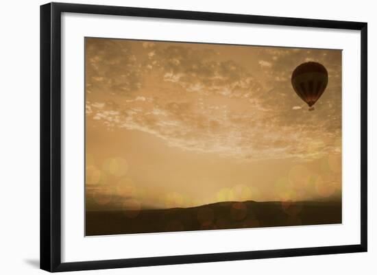 Sunset Mara Balloon-Susan Bryant-Framed Photo