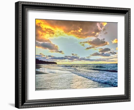 Sunset over Lake Superior, Keweenaw Peninsula, Upper Peninsula, Alger County, Michigan, USA-null-Framed Photographic Print