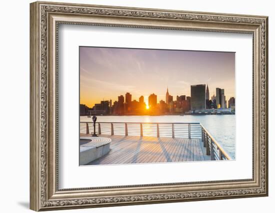 Sunset over the Manhattan skyline from Gantry Plaza, New York, USA-Jordan Banks-Framed Photographic Print