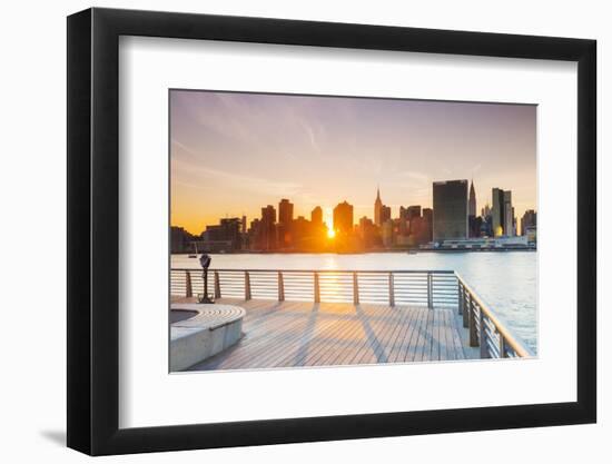 Sunset over the Manhattan skyline from Gantry Plaza, New York, USA-Jordan Banks-Framed Photographic Print