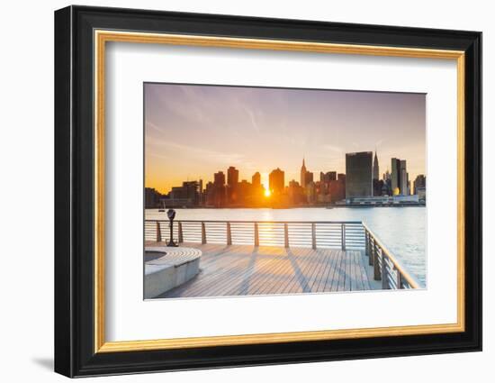 Sunset over the Manhattan skyline from Gantry Plaza, New York, USA-Jordan Banks-Framed Photographic Print