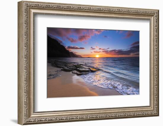 Sunset over the Na Pali Coast from Ke'e Beach, Haena State Park, Kauai, Hawaii, USA-Russ Bishop-Framed Photographic Print