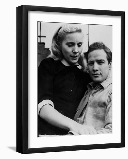 Sur les quais On The Waterfront d' EliaKazan with Eva Marie Saint and Marlon Brando, 1954 Oscar, 19-null-Framed Photo