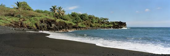 Surf On The Beach Black Sand Maui Hawaii Usa Photographic Surf On The Beach Black Sand Maui Hawaii Usa
