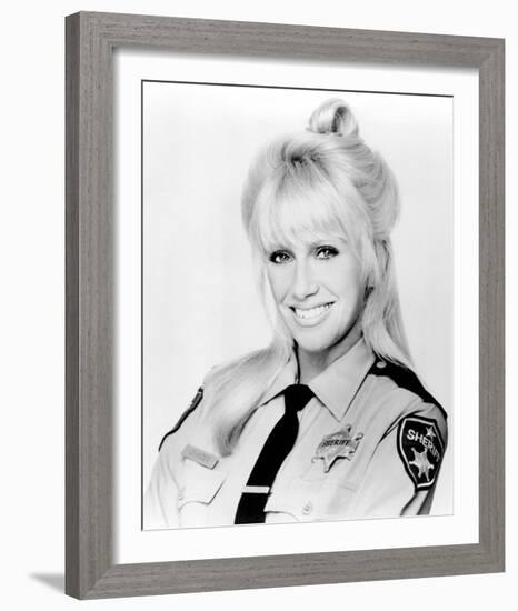 Suzanne Somers, She's the Sheriff (1987)-null-Framed Photo