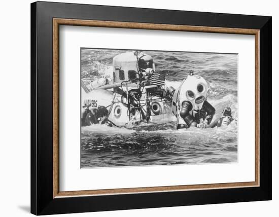 Sylvia Earle Descending into the Ocean-Bettmann-Framed Photographic Print