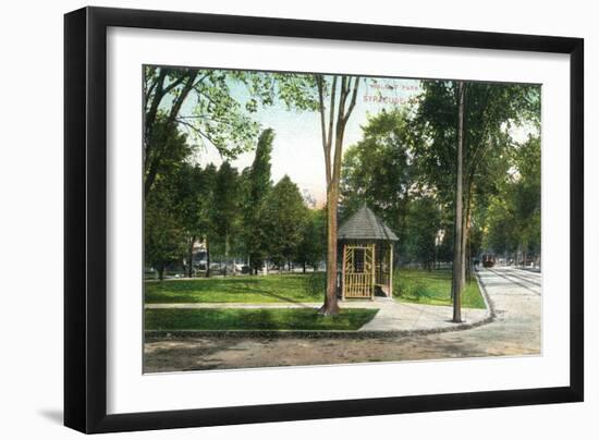 Syracuse, New York - Scenic View in Walnut Park-Lantern Press-Framed Art Print