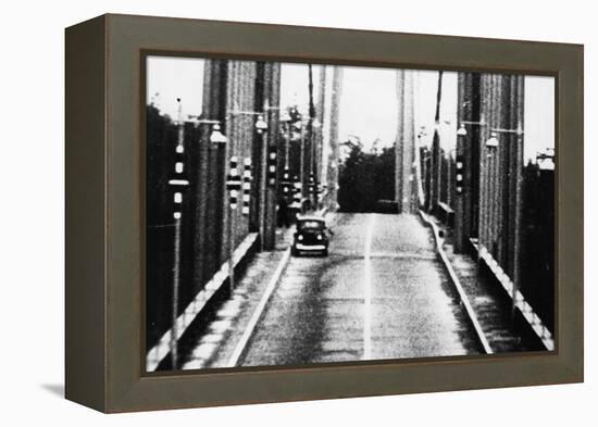 Tacoma, Washington - November 7, 1940 - Tacoma Narrows Bridge - Car on Bridge-Lantern Press-Framed Stretched Canvas