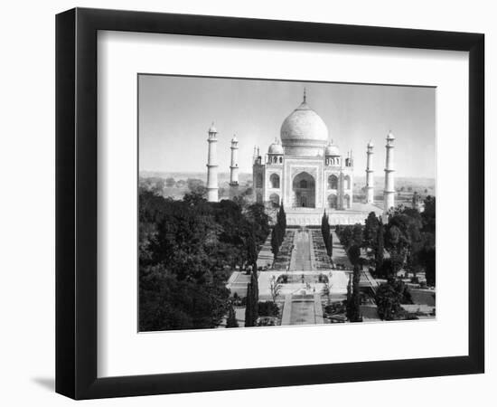 Taj Mahal in Agra, India Photograph - Agra, India-Lantern Press-Framed Premium Giclee Print
