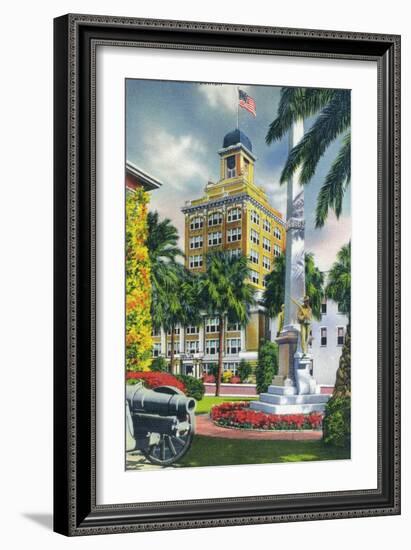 Tampa, Florida - City Hall Exterior View-Lantern Press-Framed Art Print