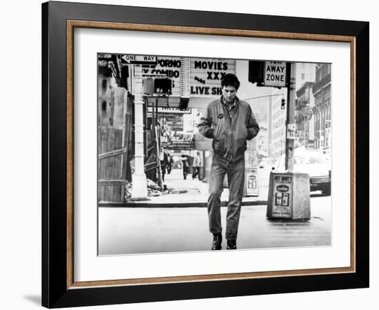 Taxi Driver, Robert De Niro, 1976-null-Framed Premium Photographic Print