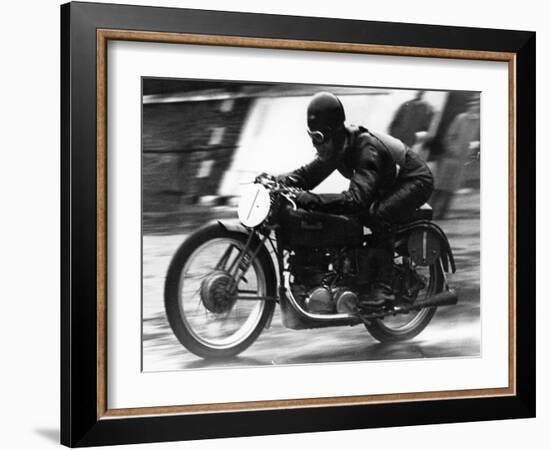Ted Mellors Winning the Lightweight Tt Isle of Man Race, on a 1939 Benelli, 1939-null-Framed Photographic Print